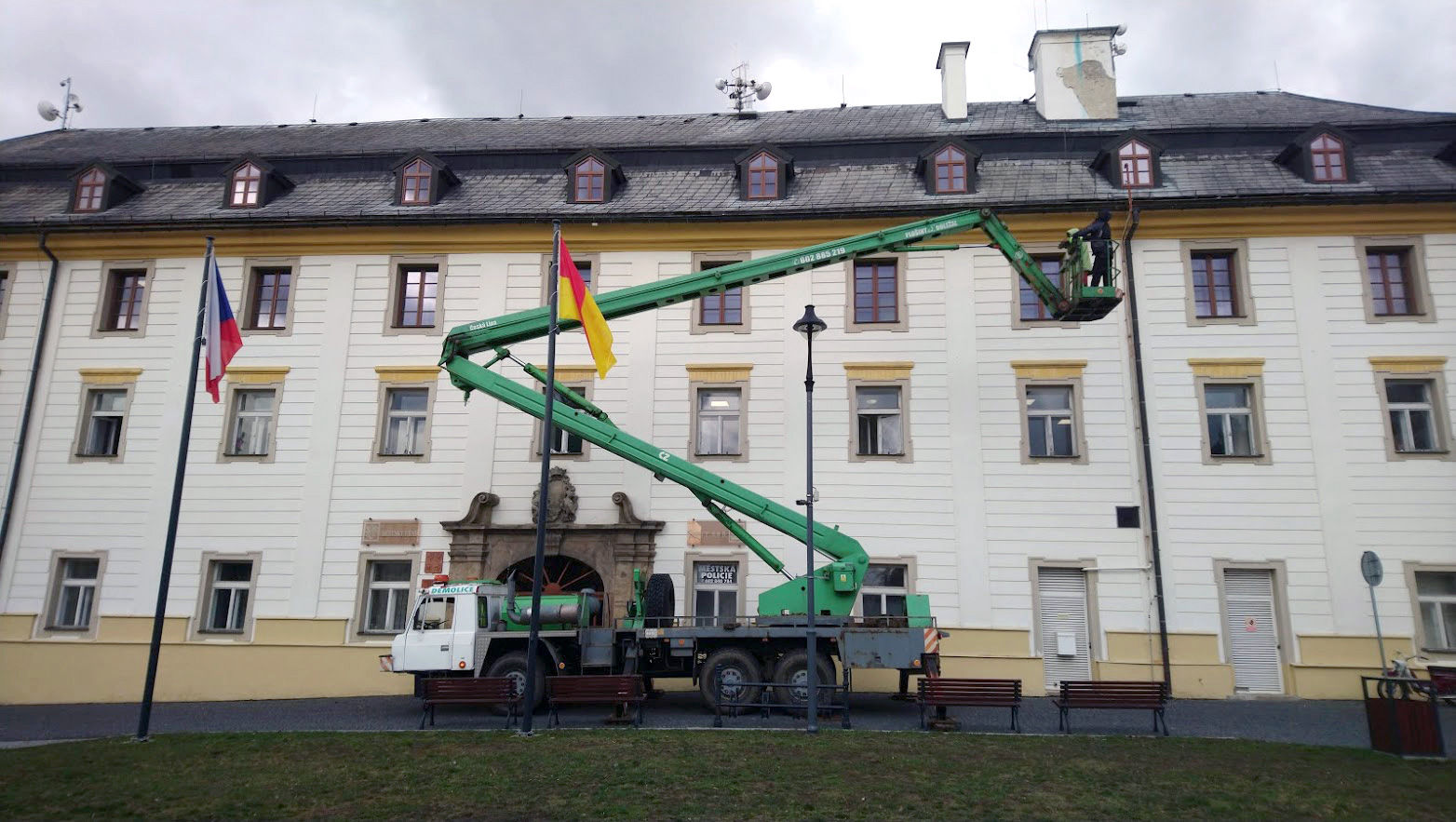 Ostatní práce s montážní pracovní plošinou František Doležal Česká Lípa Nový Bor