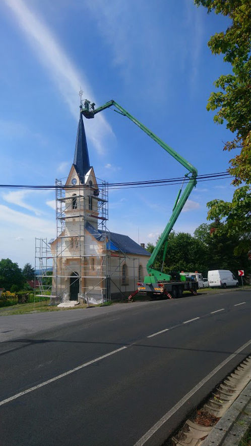 Opravy a montáže střešní krytiny za pomoci montážní pracovní plošiny František Doležal Česká Lípa Nový Bor Cvikova Varnsdorf Kamenický Šenov Česká Kamenice Doksy Mimoň